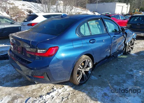 2021 BMW 330I xDrive z USA, uszkodzony, nr VIN 3MW5R7J03M8C02195